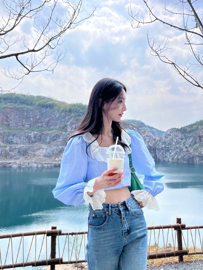 与凤行 封面